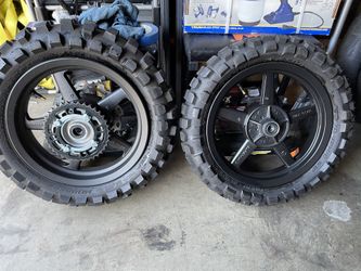 Shinko R-505 130/70-12 M/C 56P TUBELESS MOBBER Tires With Black Rims - 1 Pair