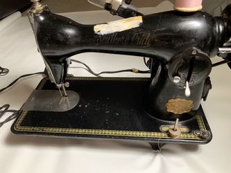 Vintage Southern Pride Deluxe Sewing Machine For Repair