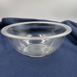 Vintage Pyrex Corning 1.5 Quarter Glass mixing Bowl 7.5”