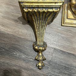 Victoria Gilt Gold Wall