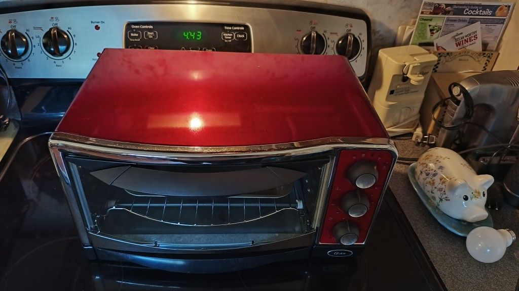 Oster Toaster/Convection Oven in Red