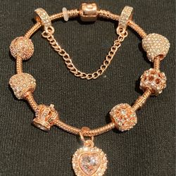 Brand new heart pedant charm bracelet with gift bag