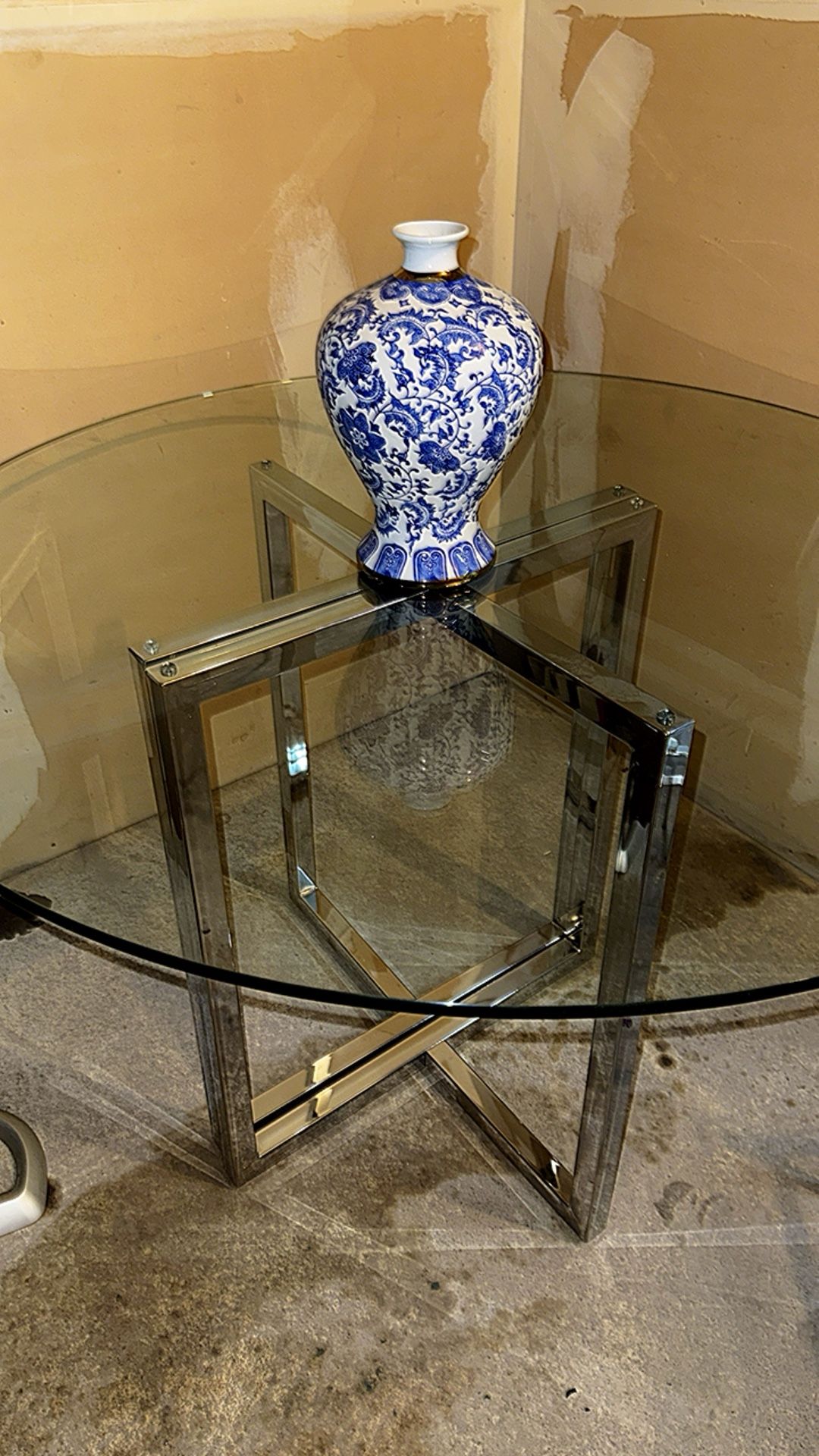 Round Glass Dining Table