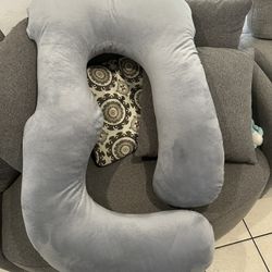Pregnancy pillow 