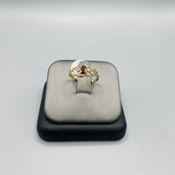 10 KT REAL GOLD RING 