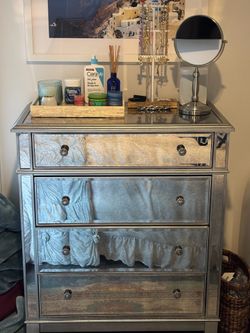Vintage Mirrored 4-Drawer Dresser