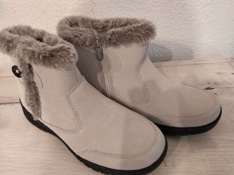 New Khombu Women's Boots
