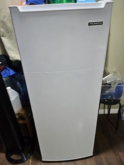 Thompson Upright Freezer