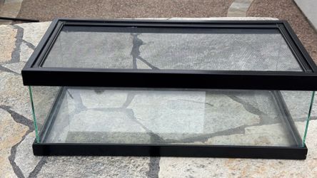 Like New Reptile terrarium