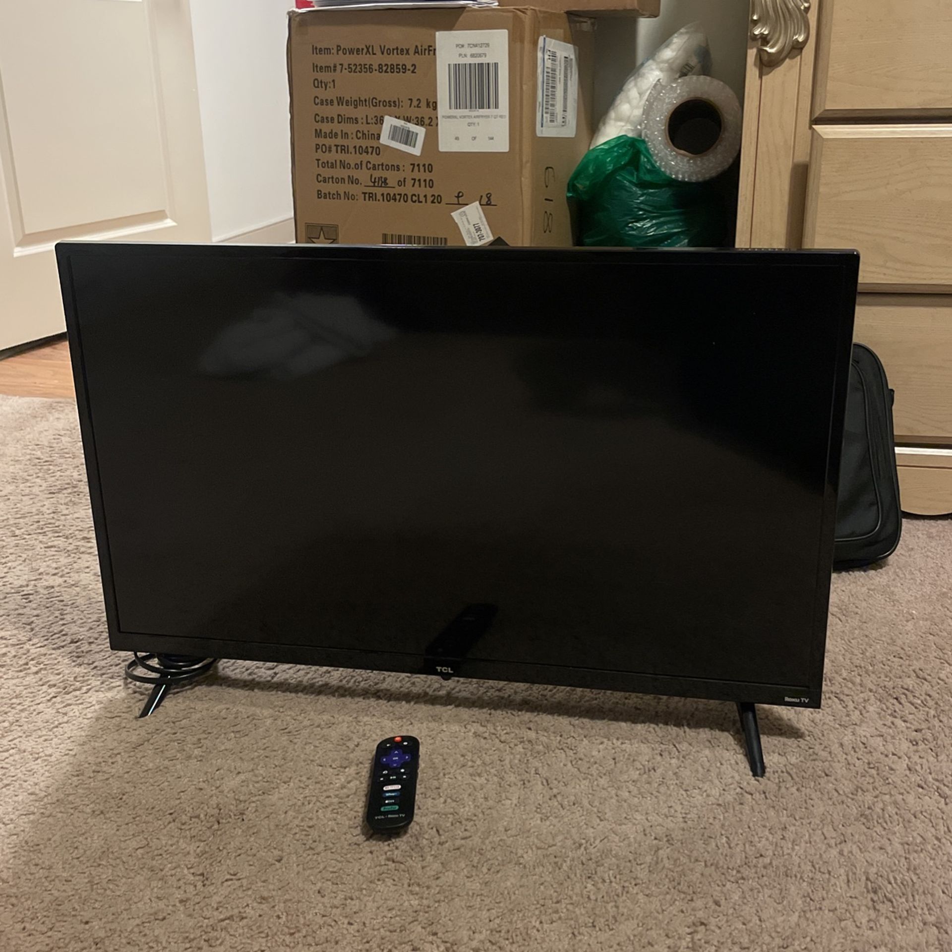 TCL - ROKU TV  32”