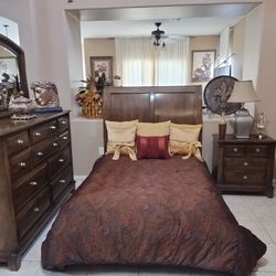 Full Size Bedroom Set ( Mattress Not Included)