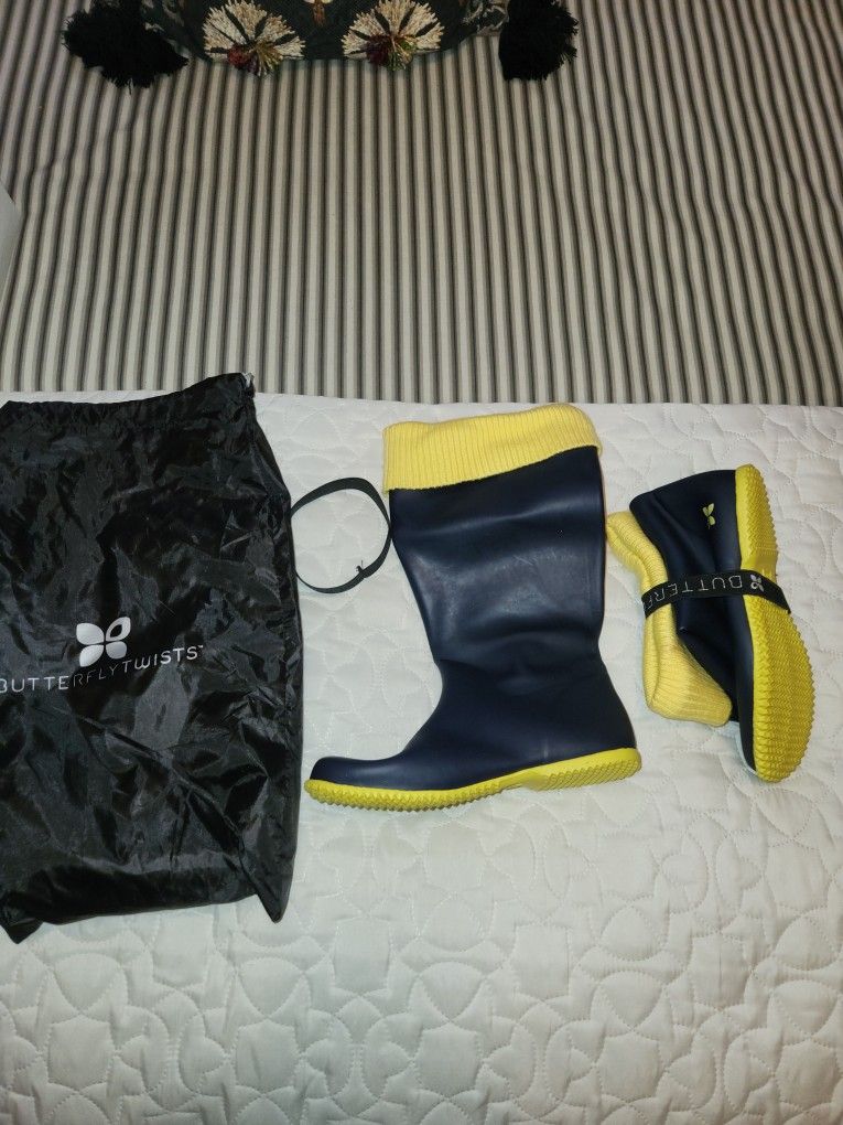 BRAND NEW BUTTERFLY TWISTS WOMENS BOOTS SIZE 8