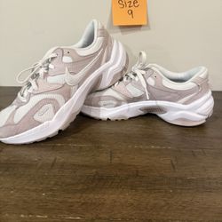 Nike women’s size 9