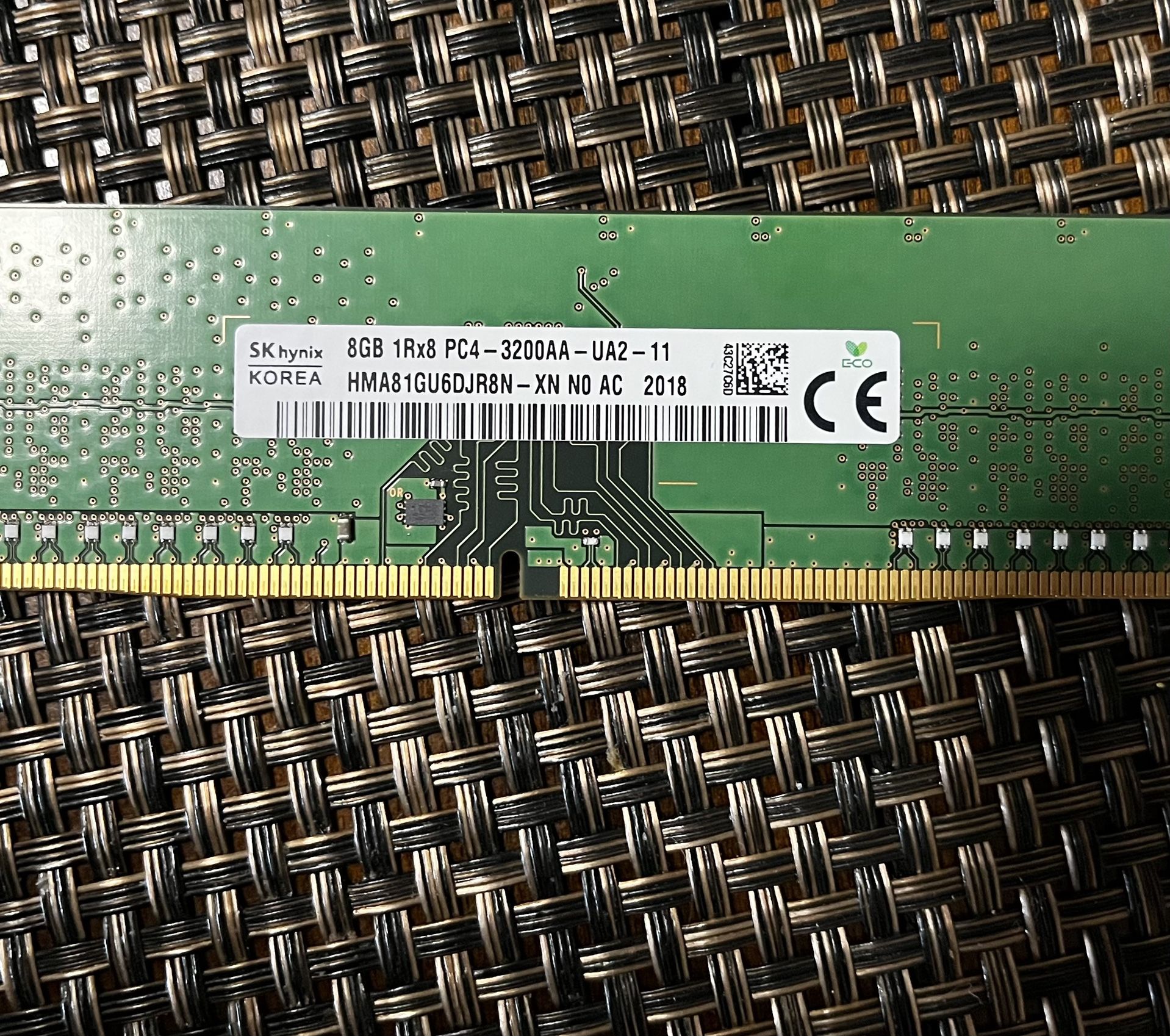 Hynix HMA81- 8 GB DDR4 2400 SODIM