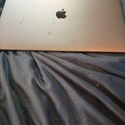 Apple MacBook pro 15 in 2017
