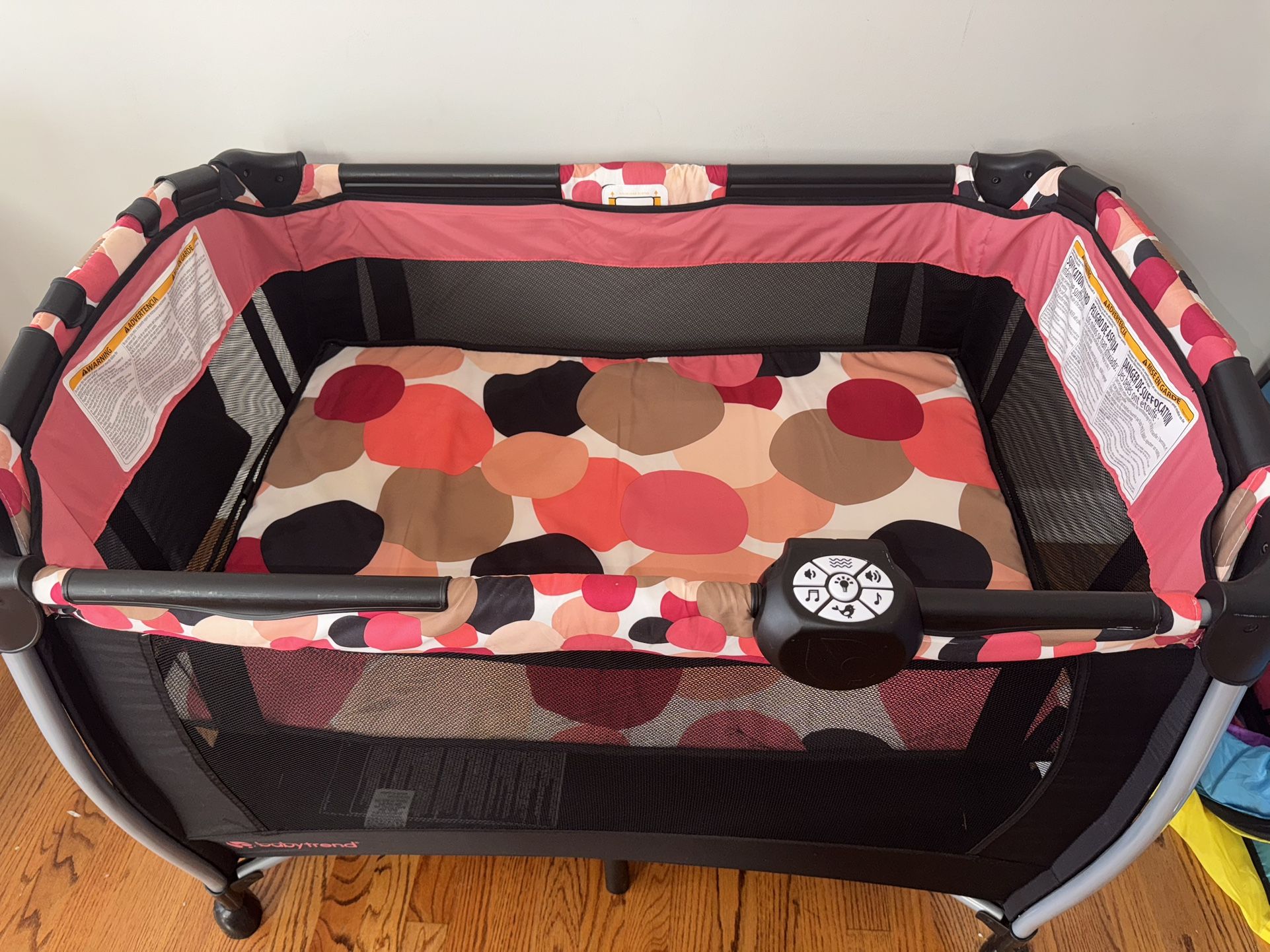 Baby trend resort Nursery center Playard
