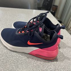 Nike Tennis Shoes Size 8.5