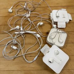 Free Air Pods/ Buds 