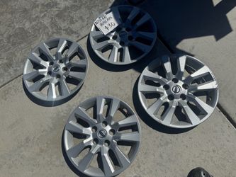 Nissan hubcaps