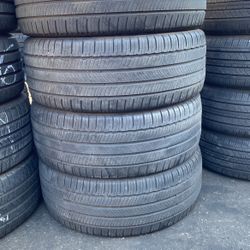 235/45R18 Marca Michelin En Perfectas Condiciónes De Vida