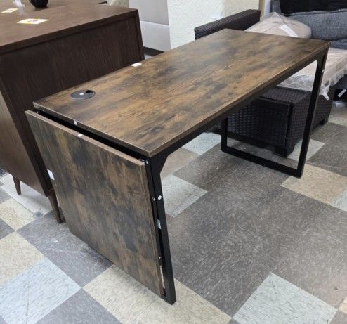 BRAND NEW 
Moronia 47- 71 in. Rectangular Brown Wood Extendable Computer Desk, Writing Desk Workstation with Metal Legs,Rustic Brown 