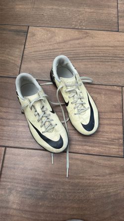 Nike Indoor Cleats size 2y