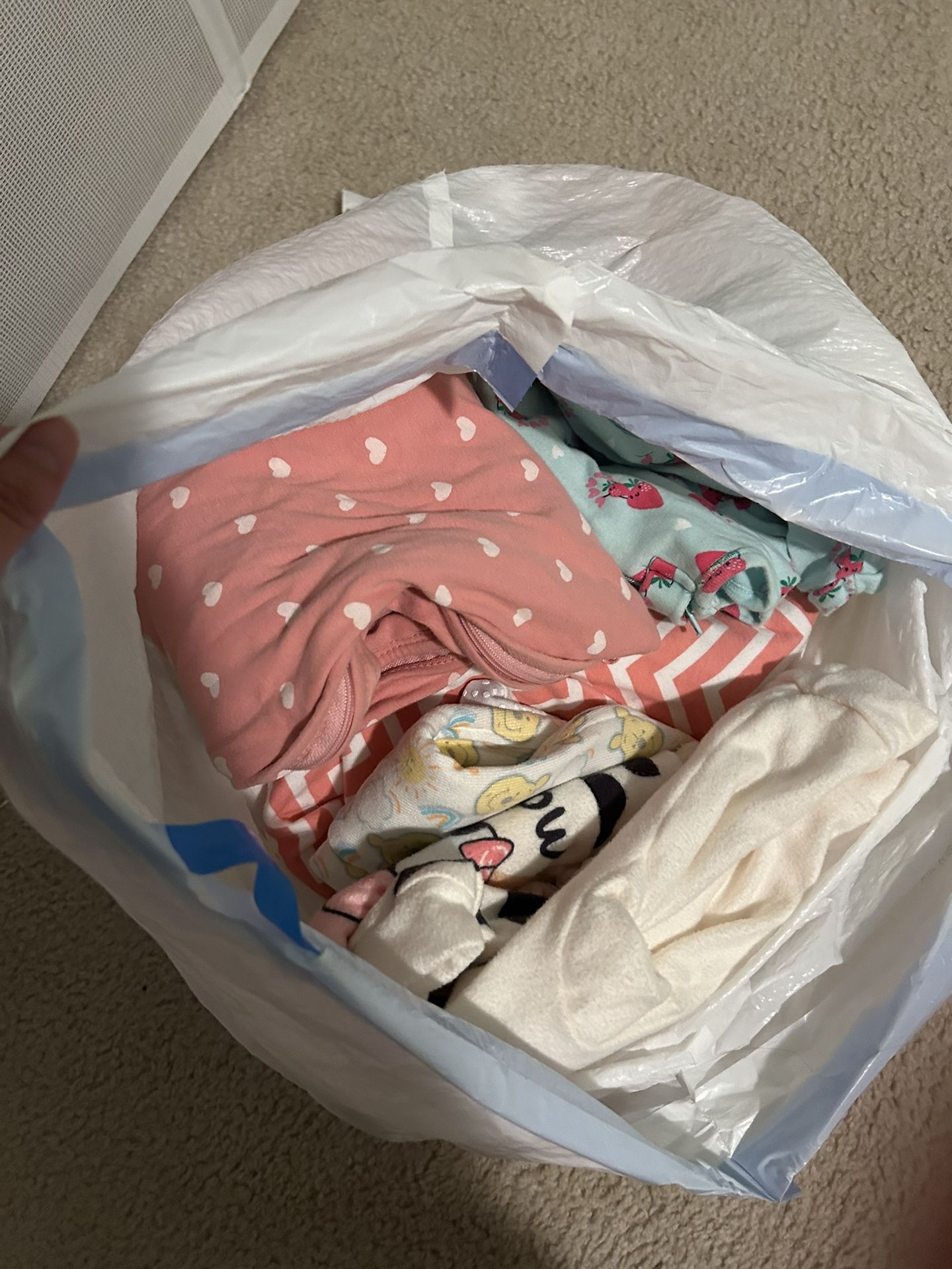 $10 Bag Full Of Baby Clothes 12-18month