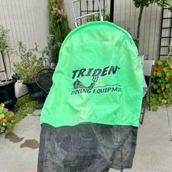 Trident Large One Hand Release Spring Lock Game Bag, designed for containing live catches. 26x20