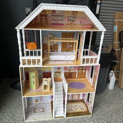 Kids Play Doll House