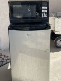 Micro And Fridge