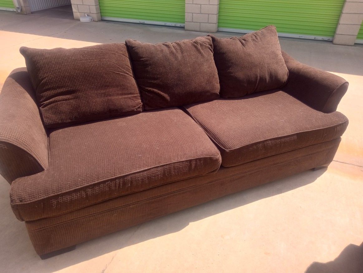 Cozy Brown Couch (Like New)