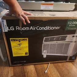 LG Air Conditioner 12,000btu