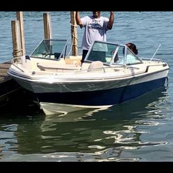 All seasons boat 19ft Clean With Trailor 