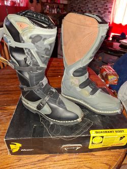 Riding boots