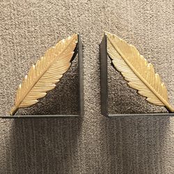 Golden leaf metal bookends