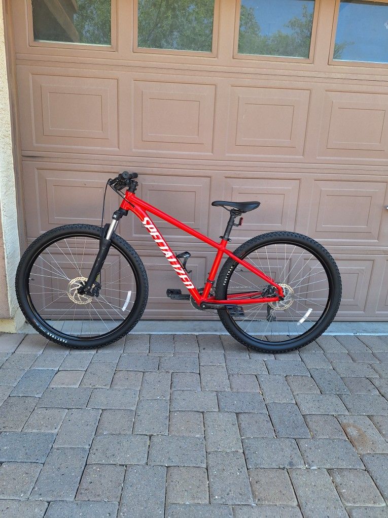 SPECIALIZED ROCKHOPPER SPORT 29 ER MOUNTAIN BIKE LIKE NEW ( CHECK MY OTHER BIKES)