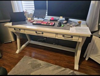 Jonileene Signature Desk Design by Ashley