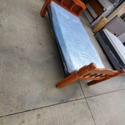 Twin Bed As Is With Boxpring And Mattress Memory Foam 220