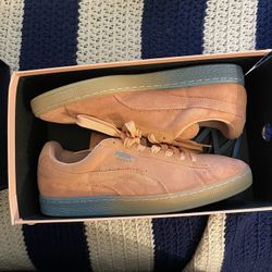  Puma Pink Dolphins Suede Classics 
