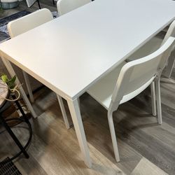 White IKEA Kitchen Table and Chairs 