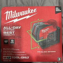 Milwaukee M12 Cross Line Laser And Plumb Points Read Below 