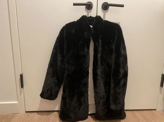 Faux Fur Coat New Retail $198