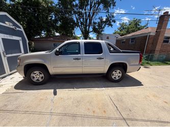 2007 Chevy avalanche  2wd