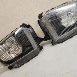 TOYOTA TUNDRA HEADLIGHTS 