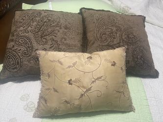Decorative Pillows 