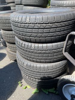 245/60R18 Michelin 245/60/18 set of matching 4 tires in great condition 350$ for 4 tires plus tax . Mount available but not included.  Wheel alignment