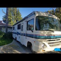 1995 29.5' Southwind Storm Class A Motorhome