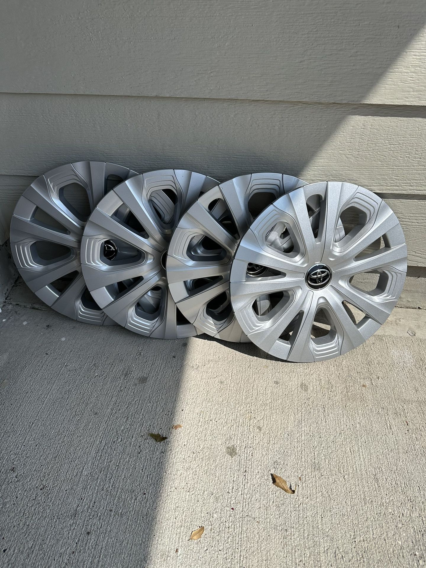 Hubcaps for Toyota Prius 2019-2022 L & LE - Genuine OEM Factory 15-inch Wheel Cover 61188a Four Pieces