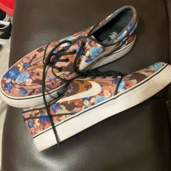 ladies Size 7 Zoom Air, Nike Sb, Floral Tennis Shoes