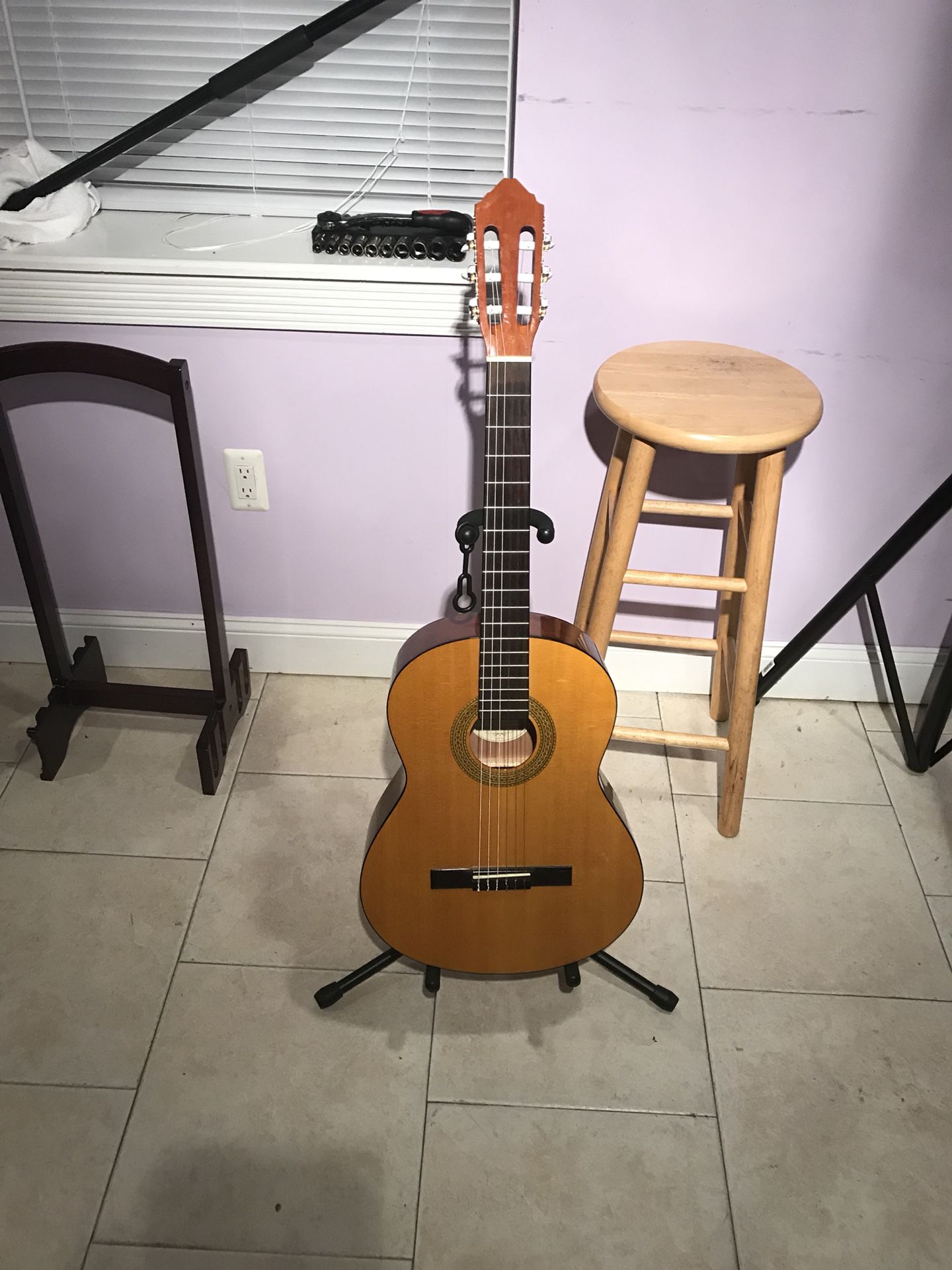 Lucero guitar